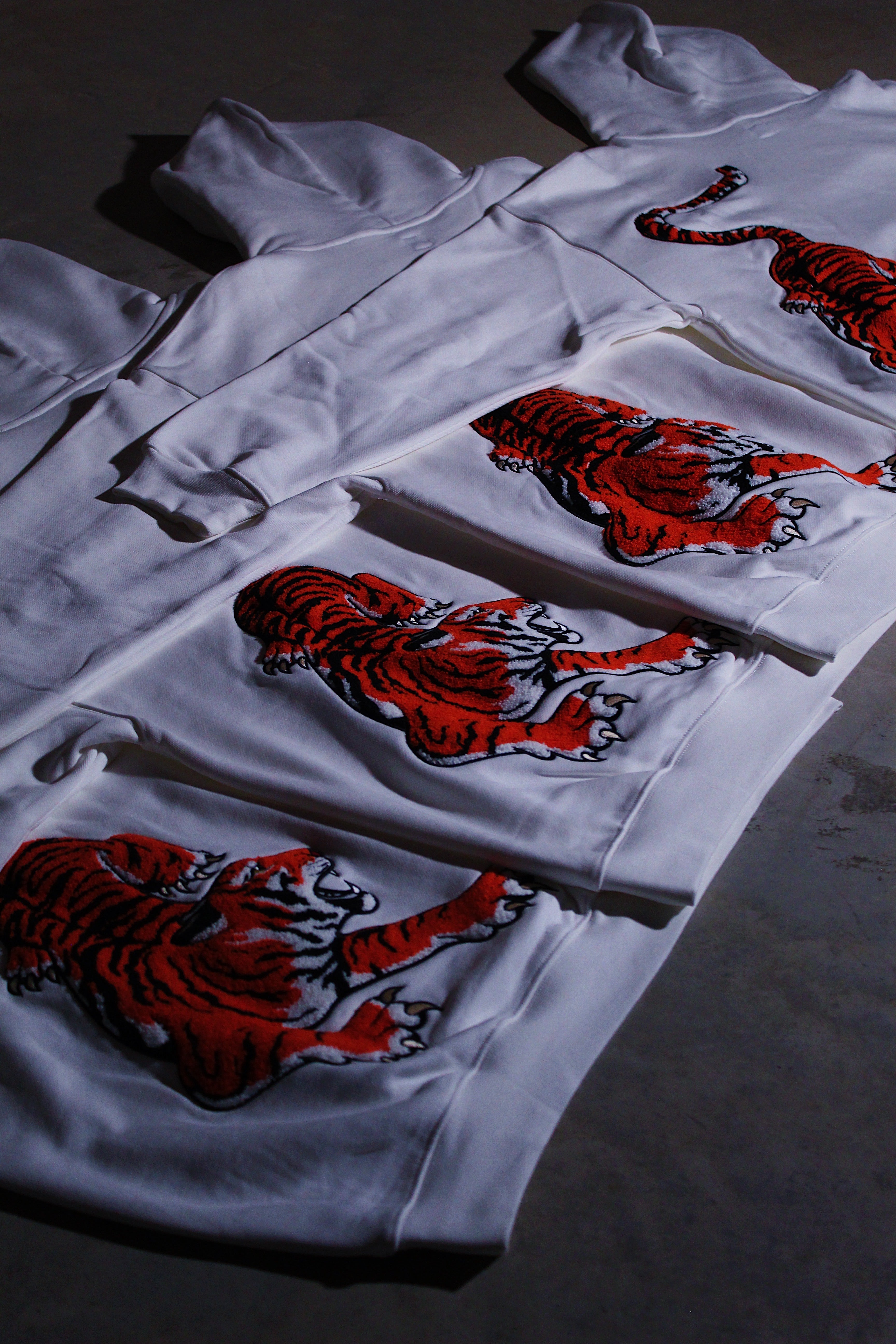 'WHITË TYGËR' HOODIË